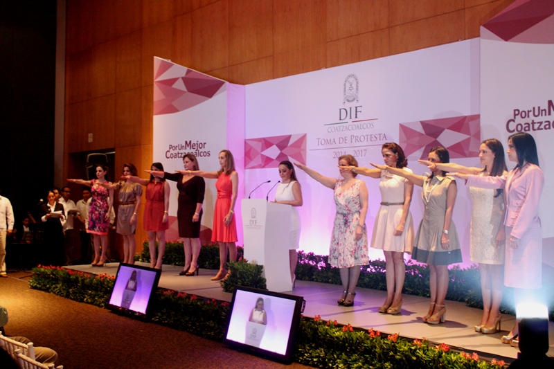 Toma de Protesta «DIF» Sra. Cristina Chazaro.