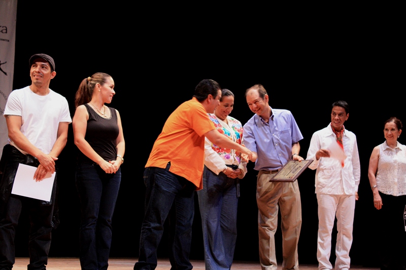 Otorgan Reconocimientos Por los Apoyos Brindados por El Encuentro del Día Internacional de la Danza.
