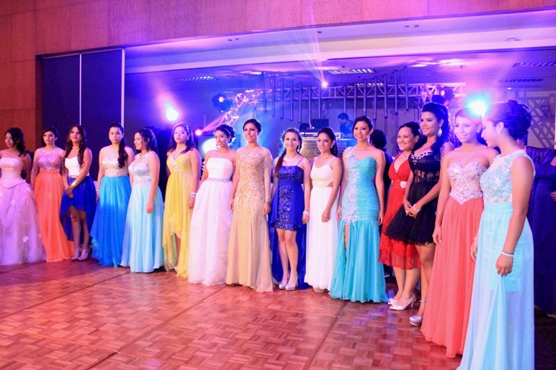 Inolvidable velada para las Quinceañeras de Viajes Suristmo.