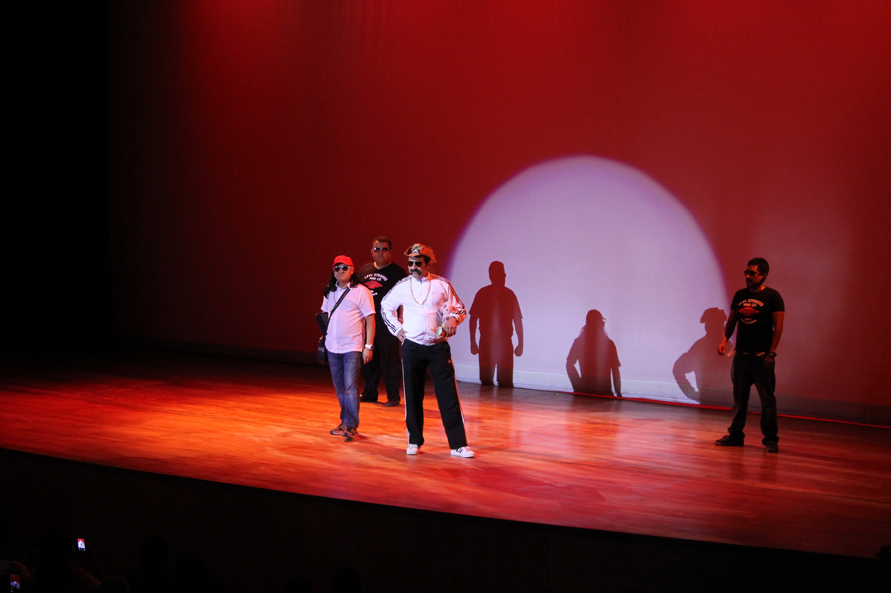 Risas interminables de los porteños en el show de «El Cabo».