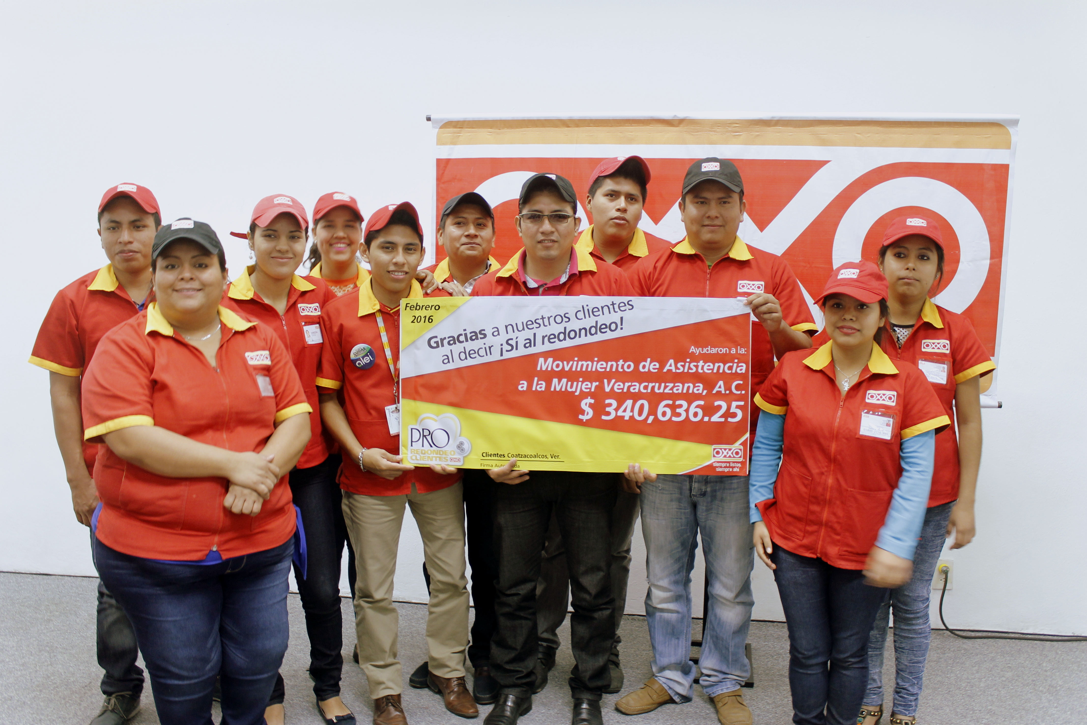 PRO Oxxo realiza entrega de recaudación a MOVAMVER