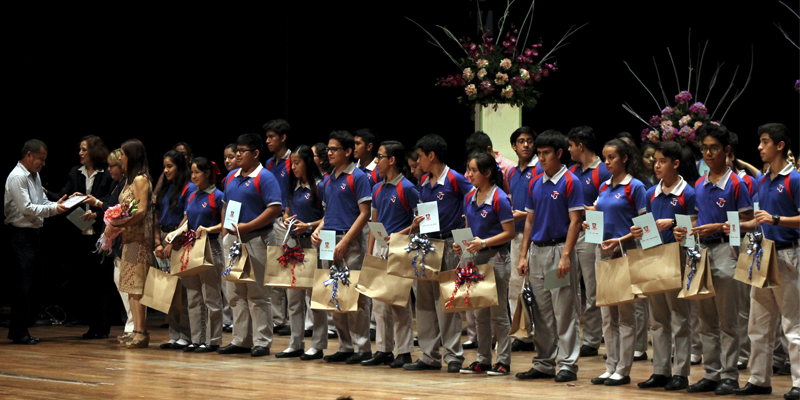 Ceremonia de Graduación del Colegio John J. Spark Secundaria y Bachillerato Generación 2013 – 2016