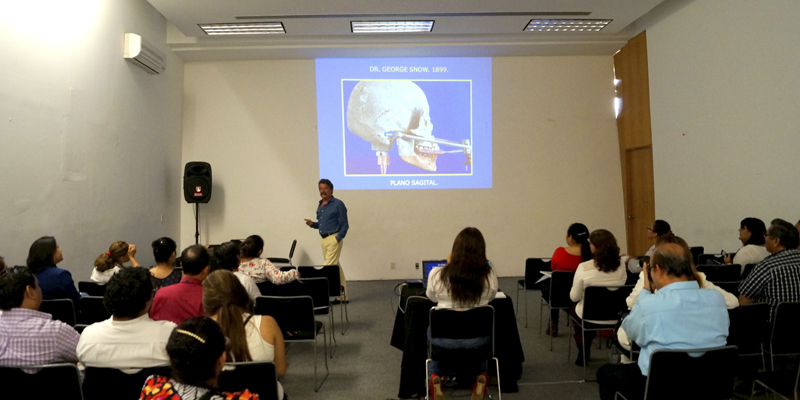 Plática de Educación Continua “Asociación dental de Coatzacoalcos”