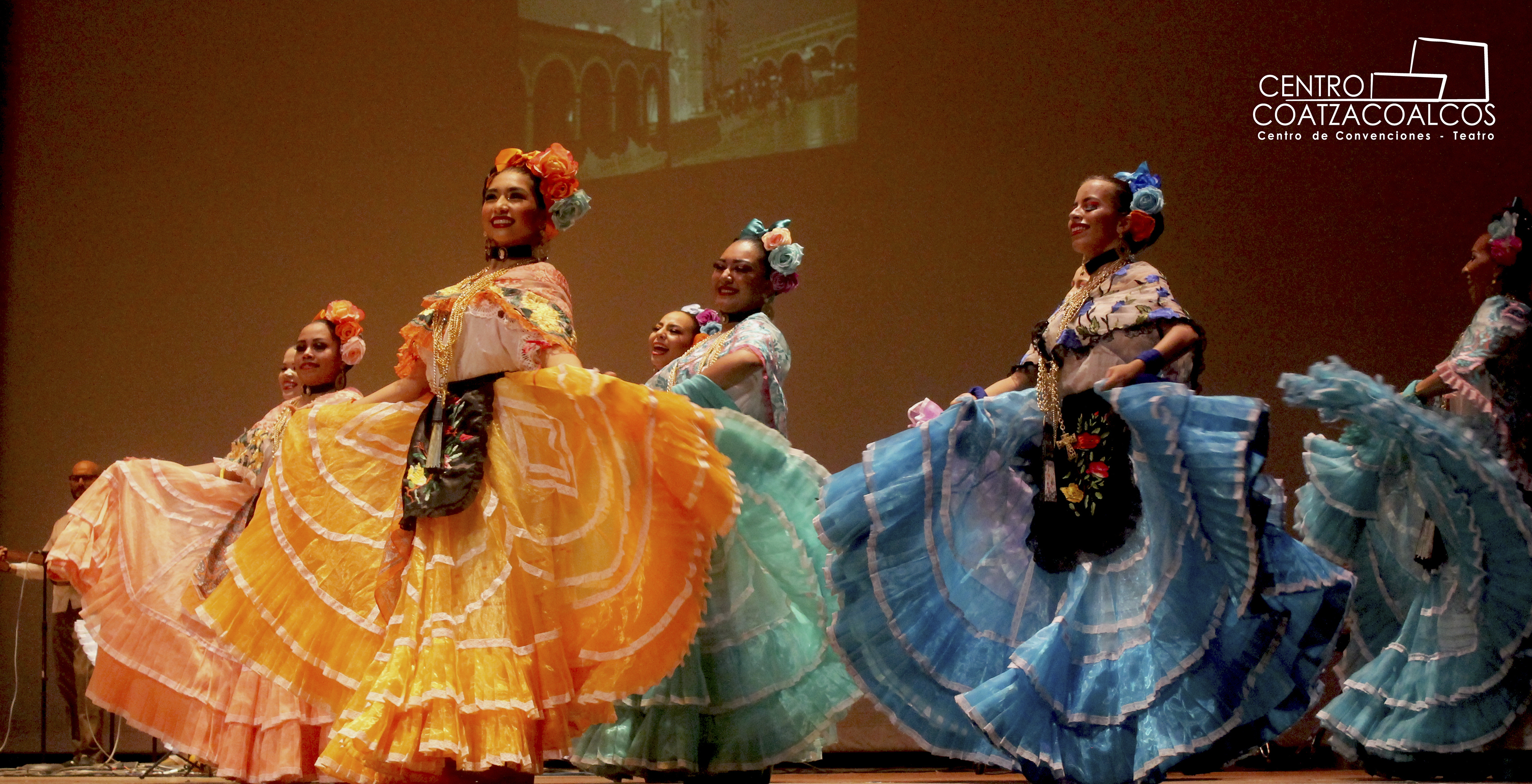 Ballet Folklorico Zacamandú